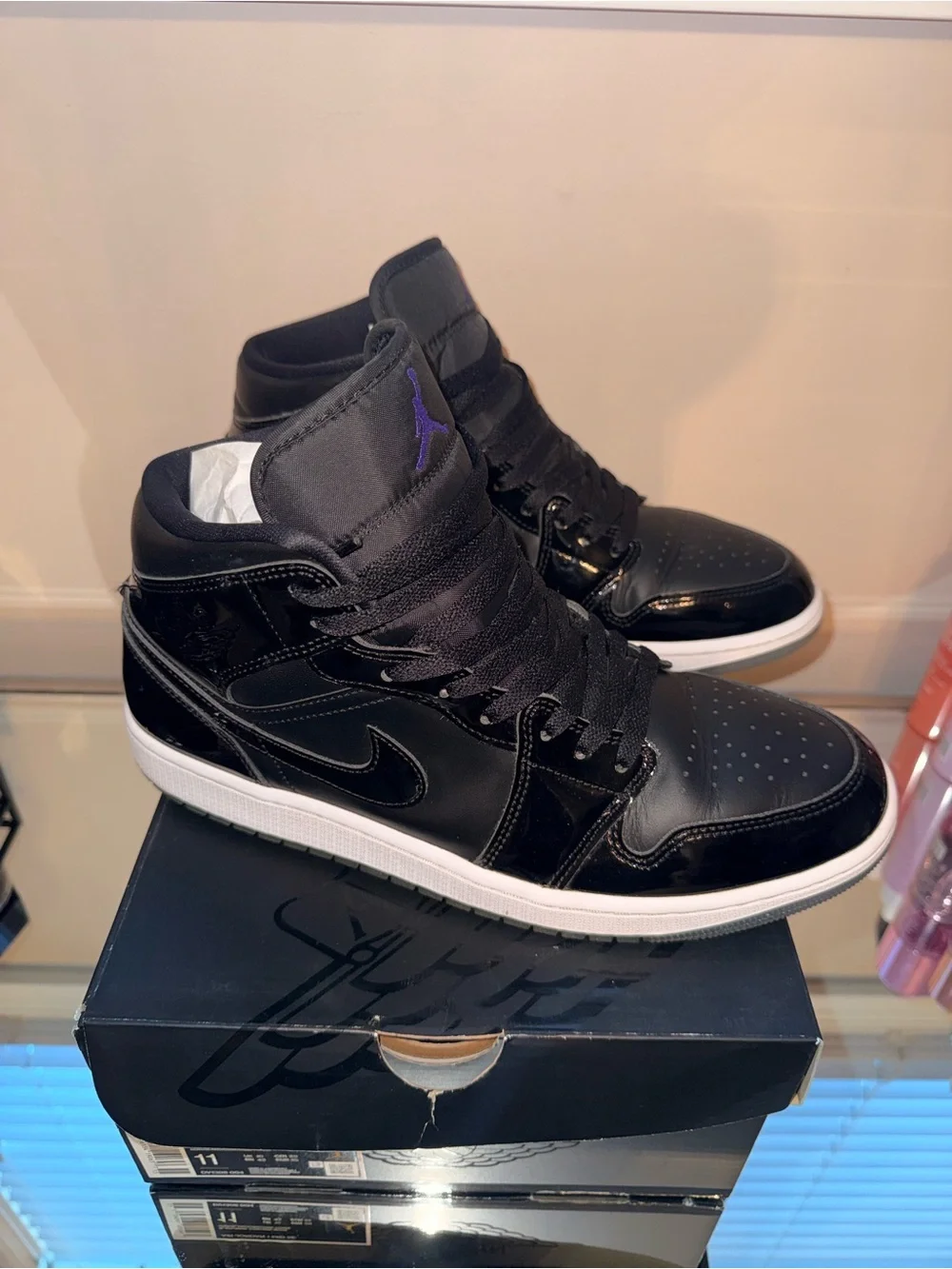 1 MID SE Jordan Men's Black Patent High-Top Sneakers with White Midsole
